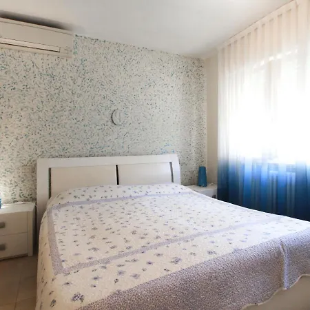 Locazione Turistica Lidia * Forte dei Marmi